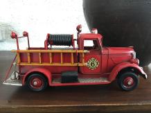 Brandweerauto slangwagen, handgemaakt van metaal.